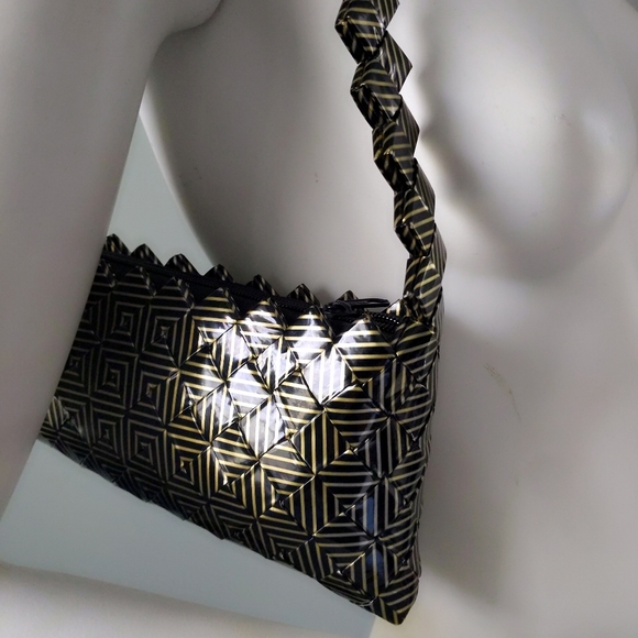 Fun Handmade Origami Greek Key Geometric Woven Baguette Shoulder Purse - Picture 3 of 4